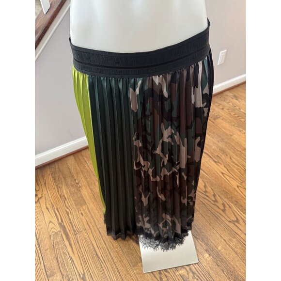 Le Superbe Urban Camo Pleat Midi Skirt Black Mixed Print Size Large - Picture 8 of 8